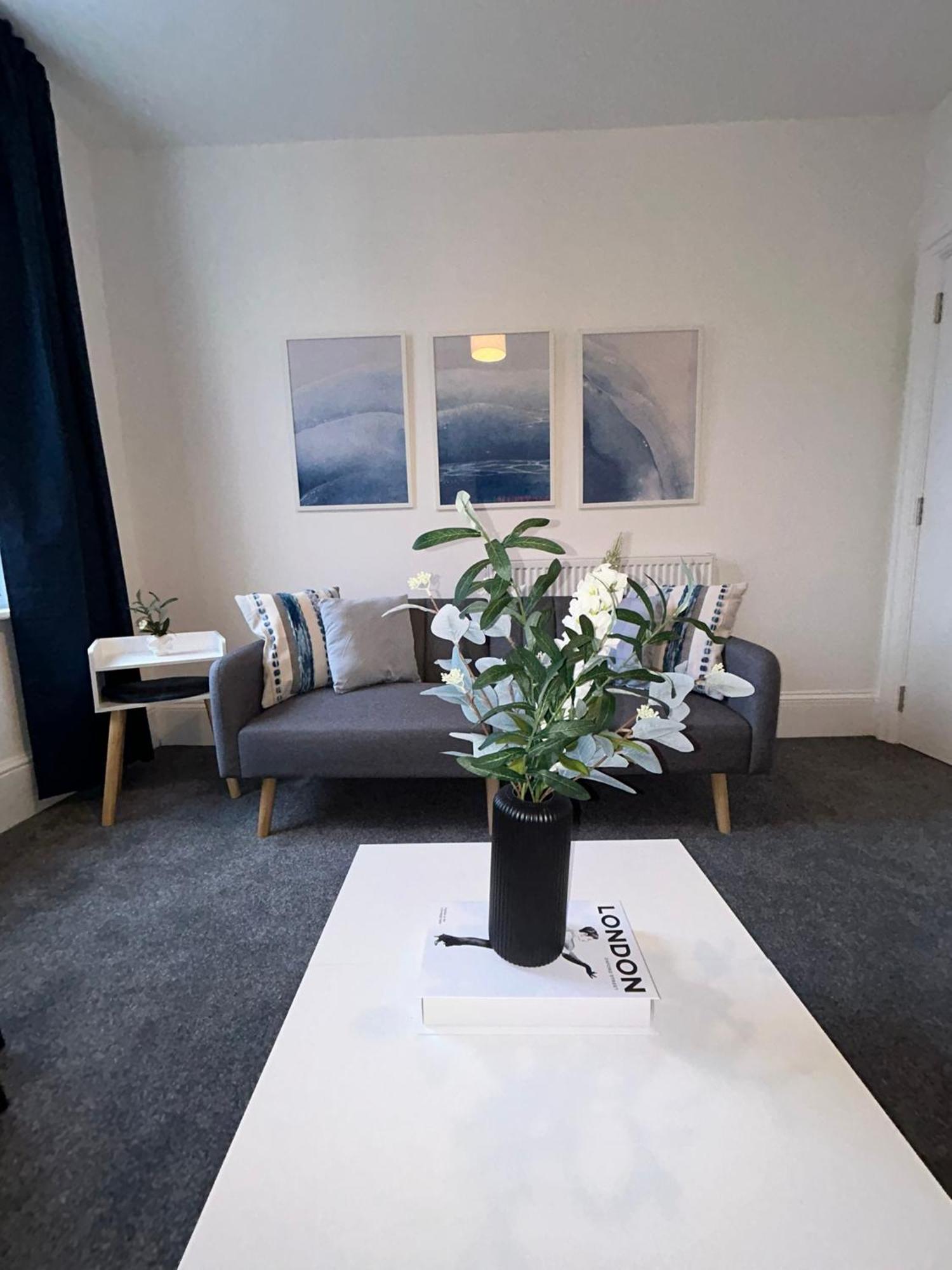 Brand New Modern Apartments Steps From Gloucester Quays Exterior foto