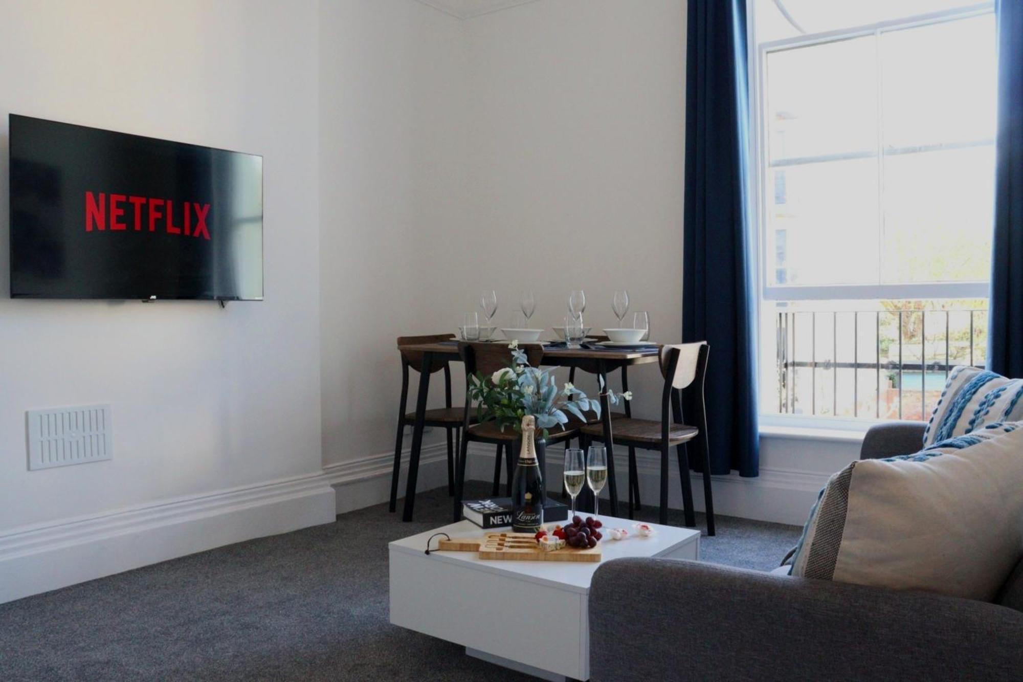 Brand New Modern Apartments Steps From Gloucester Quays Exterior foto