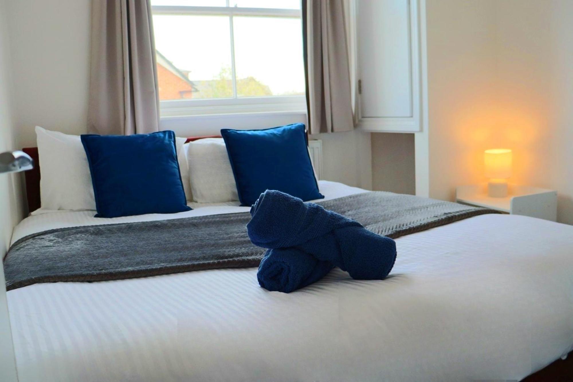 Brand New Modern Apartments Steps From Gloucester Quays Exterior foto
