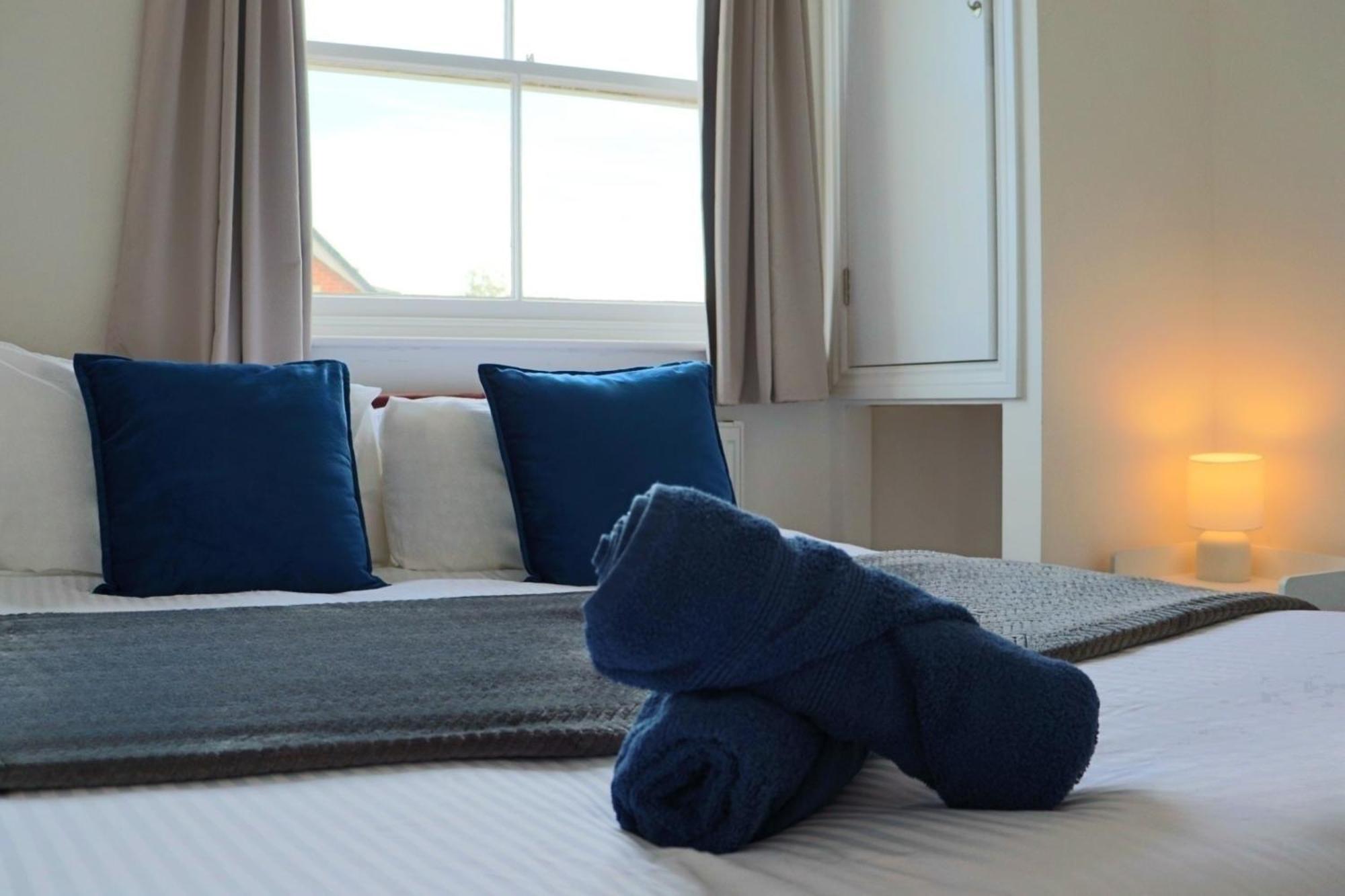 Brand New Modern Apartments Steps From Gloucester Quays Exterior foto