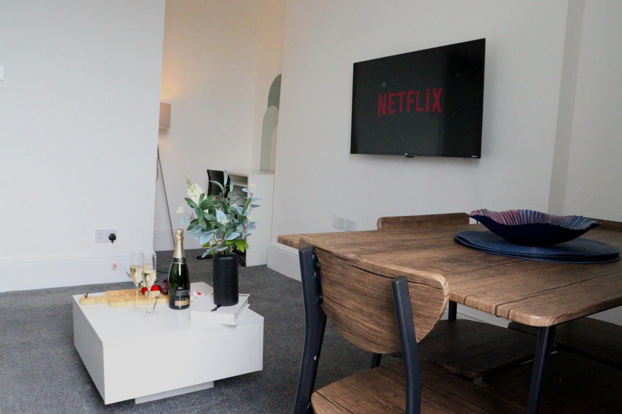 Brand New Modern Apartments Steps From Gloucester Quays Exterior foto